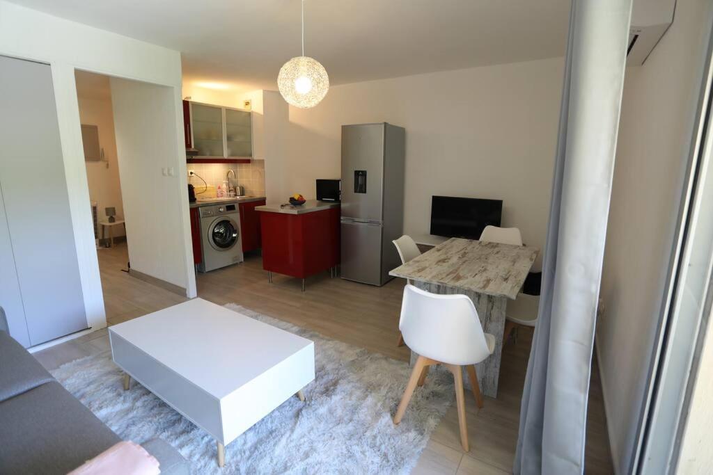 Petit Paradis Classe 3 Etoiles A 200M De La Plage! Terrasse-Wifi-Parking-Clim Saint-Mandrier-sur-Mer Eksteriør bilde